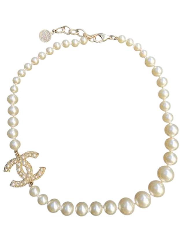 Necklace Metal Glass Pearls Resin & Gold Pearly White Crystal - CHANEL - BALAAN 2