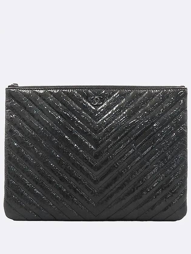 Black Patent Chevron Medium Clutch - CHANEL - BALAAN 2