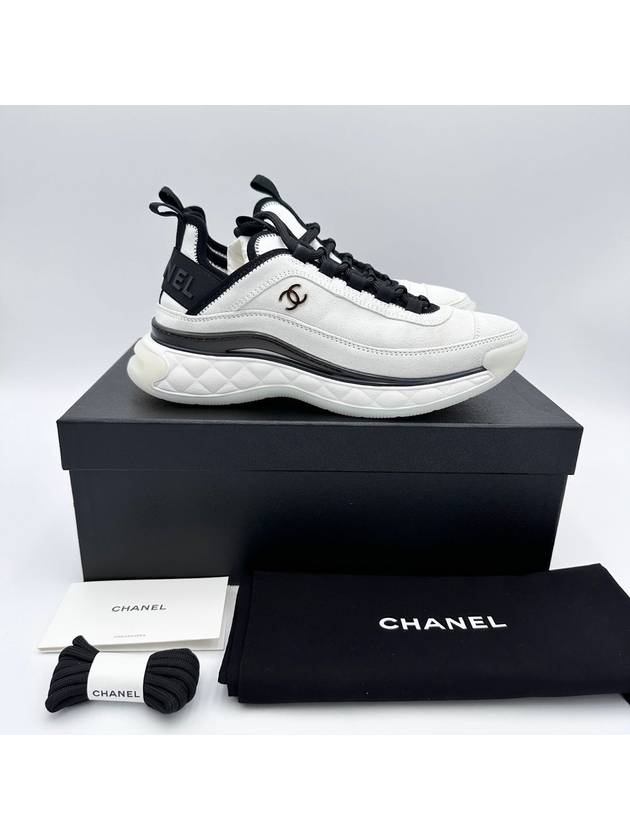 Logo Mixed Fibers Suede Low Top Sneakers White - CHANEL - BALAAN 9