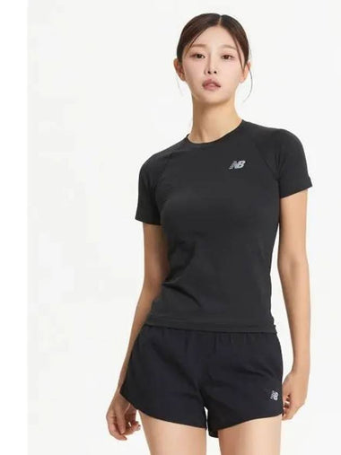 NBNEE4P112 WOMEN SEAMLESS Performance Short Sleeve Tee BLACK - NEW BALANCE - BALAAN 1