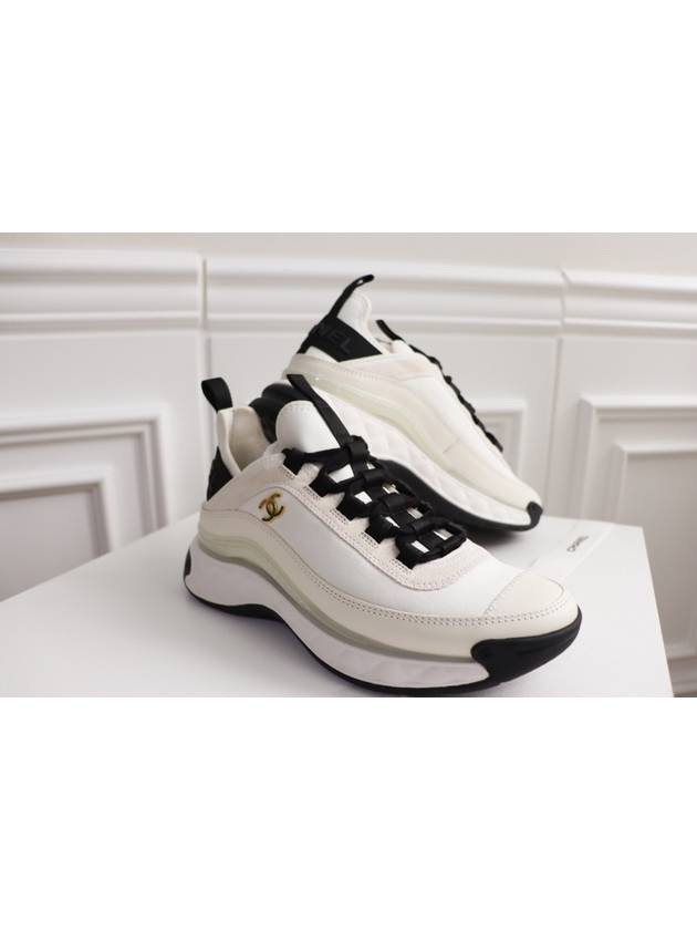 Mixed Fibers Velvet Calfskin Low Top Sneakers Ivory - CHANEL - BALAAN 4