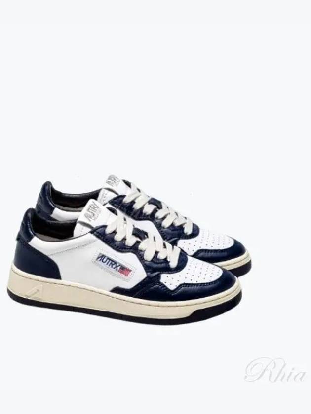 Medalist Navy Tab Low Top Sneakers White Navy - AUTRY - BALAAN 2