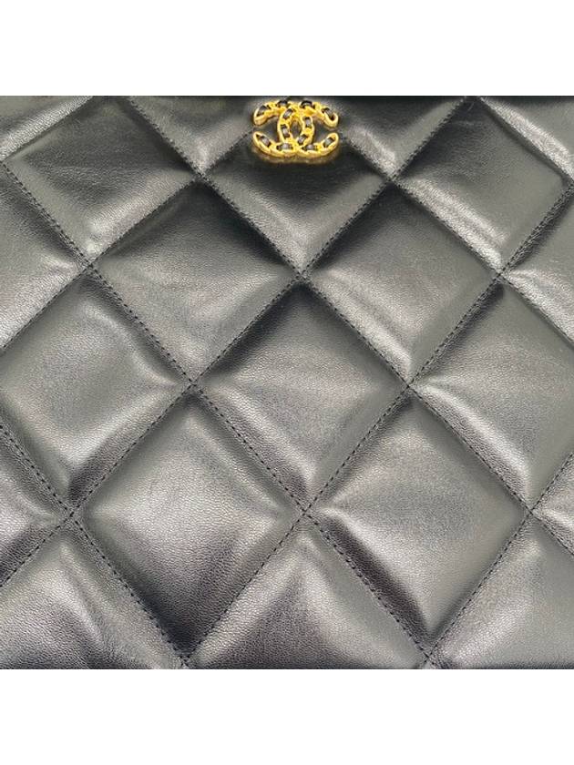 19 Chain Logo Quilting Large Lamskin Clutch Back Black - CHANEL - BALAAN 5