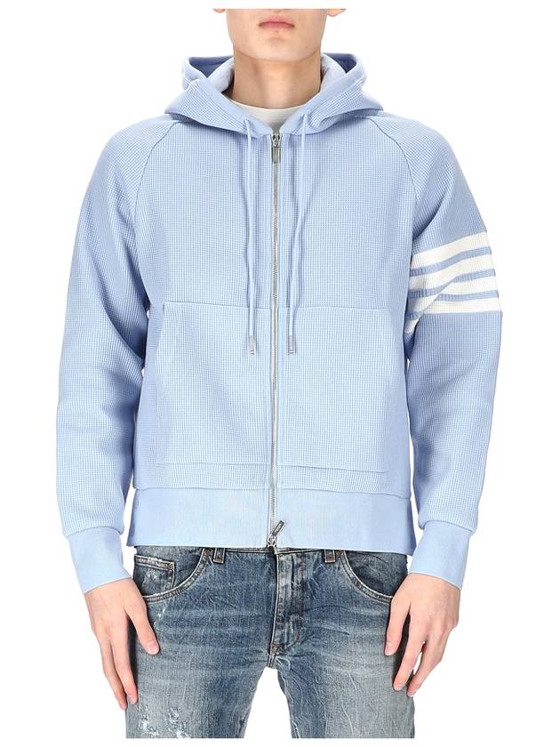 Men's Wapple 4 Bar Reglan Hooded Zip Up Light Blue - THOM BROWNE - BALAAN.