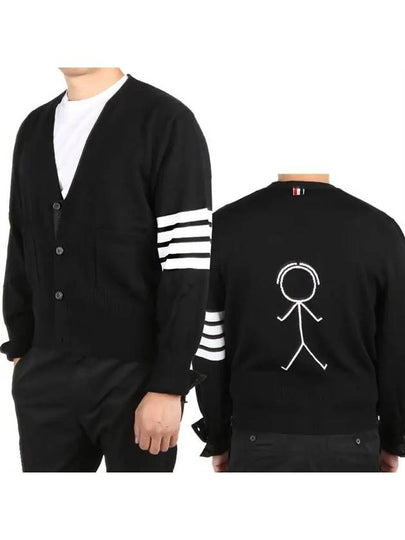 Men's 4 Bar Mr. Tom Icon Intarsia Bag Classic Merino Wool Cardigan Black - THOM BROWNE - BALAAN 2