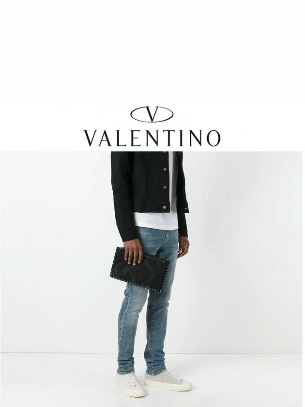 Rockstud Zippered Nylon Clutch Bag Black - VALENTINO - BALAAN 3