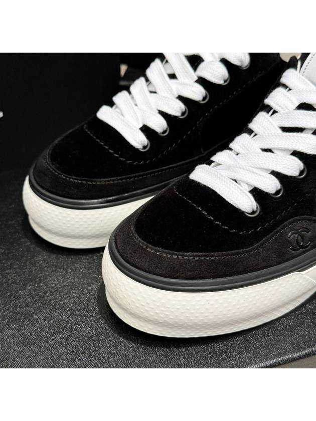 CC point velvet low top sneakers black - CHANEL - BALAAN 5