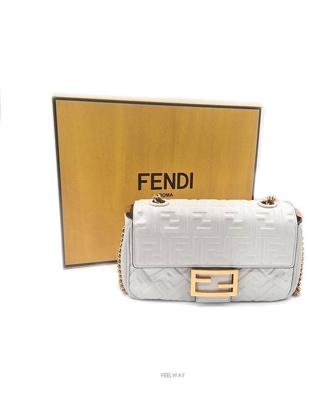 Chain baguette bag medium - FENDI - BALAAN 7