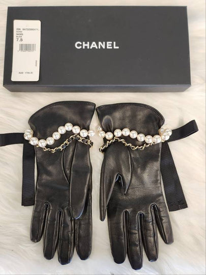 Women s chain pearl embellished leather gloves AA7328 7 5 Condition A - CHANEL - BALAAN 2