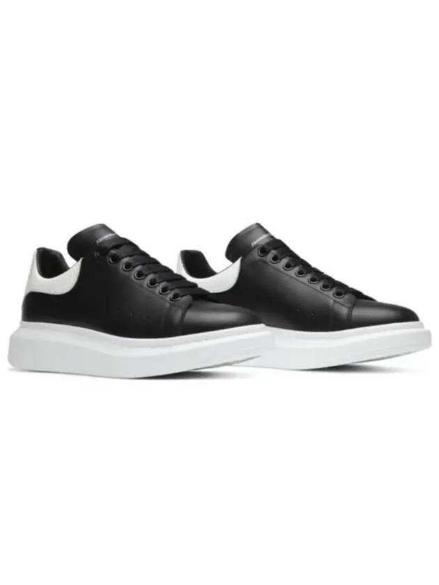 Oversized Leather Tab Low Top Sneakers Black - ALEXANDER MCQUEEN - BALAAN 3