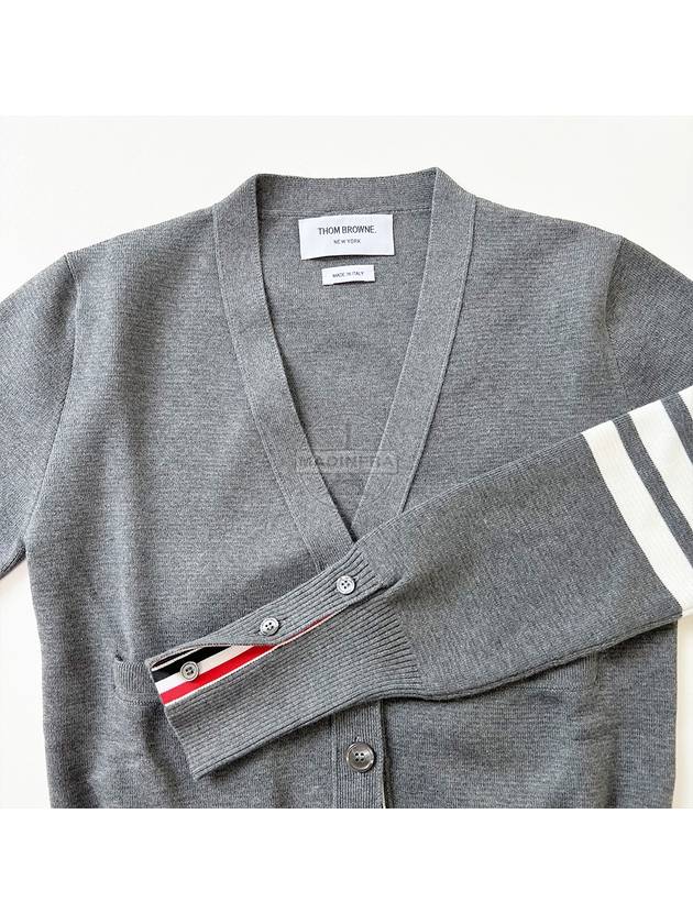 Milano Stitch 4 Bar Classic V Neck Fine Merino Wool Cardigan Navy - THOM BROWNE - BALAAN 10