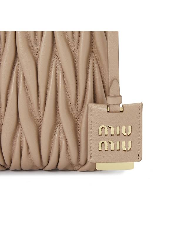 Matelasse Leather Chain Clutch Bag Cameo - MIU MIU - BALAAN 10