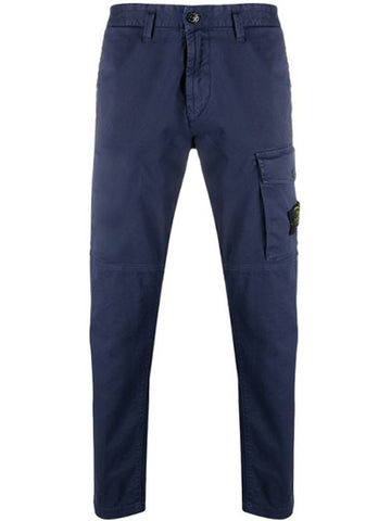 20FW 7315312L1 V0128 Wappen Patch One Pocket Cargo Pants Blue Navy Men’s Pants TEO - STONE ISLAND - BALAAN 1