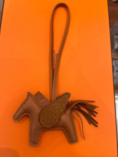 Pegasus key holder alligator gold - HERMES - BALAAN 2