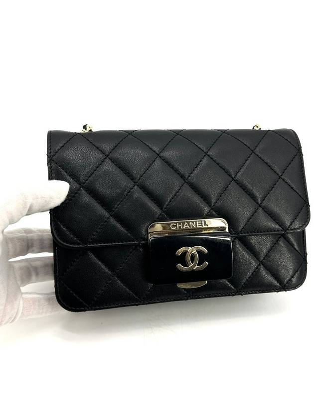 Lambskin Beauty Rock Flap Bag Shoulder Small - CHANEL - BALAAN 3