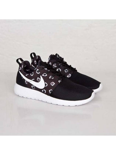 01599432019Roshe Run PrintBlack White - NIKE - BALAAN 1