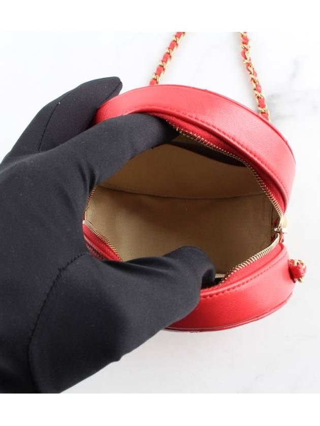 Round red caviar tambourine bag - CHANEL - BALAAN 9