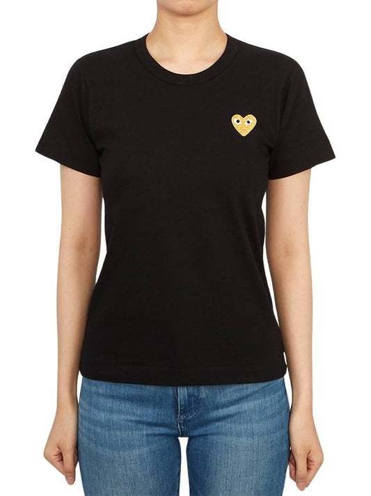 Comme des Gar ons Goldwappen Women s Short Sleeve T Shirt AZ T215 051 1 - COMME DES GARCONS PLAY - BALAAN 1