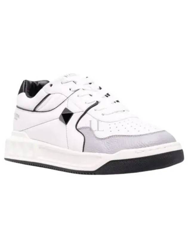 5Y0S0E71 NWN 0N2 5Y2S0E71 One Stud Low Top Sneakers - VALENTINO - BALAAN 1