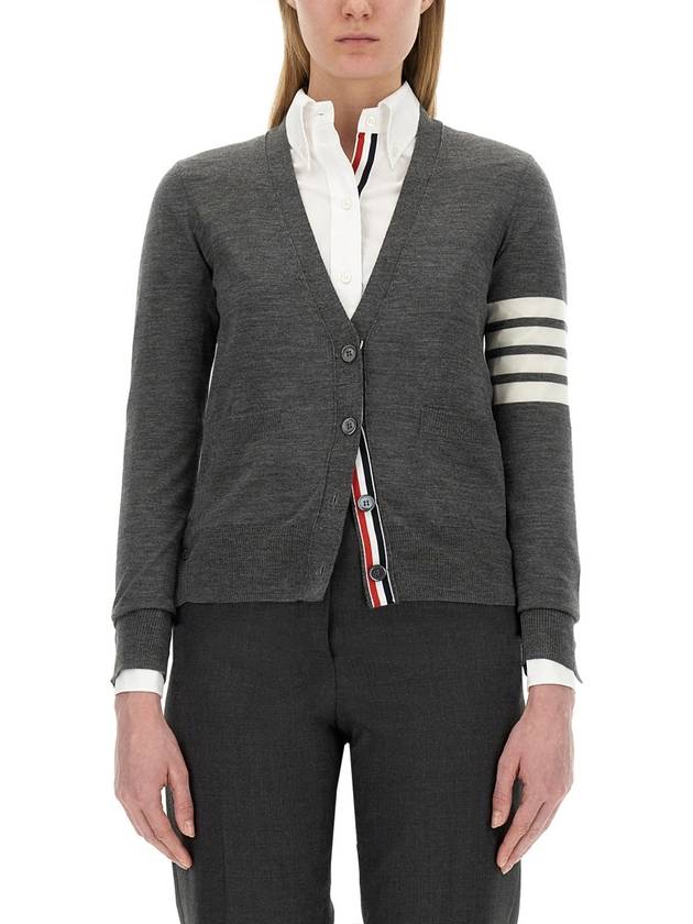 Sustainable Fine Merino Wool 4-Bar Relaxed Fit V-Neck Cardigan Medium Grey - THOM BROWNE - BALAAN 6