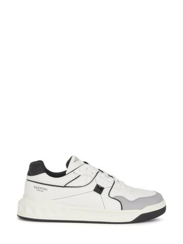 Roman Stud Lace Up Low Top Sneakers White - VALENTINO - BALAAN 1