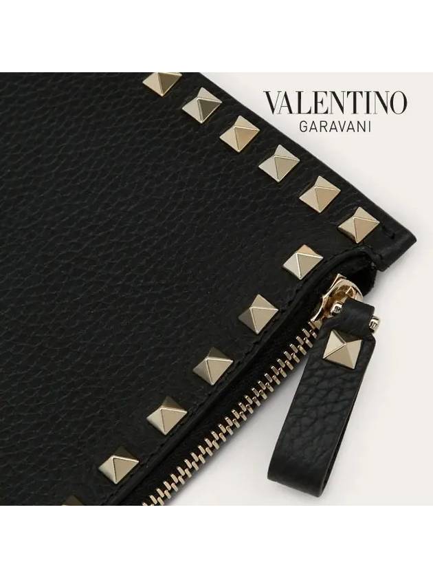 Rockstud Stampa Alce Clutch Bag Black - VALENTINO - BALAAN 5