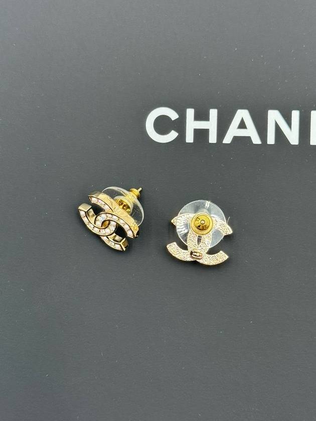 Women's CC Logo Pearl Crystal Stud Earrings Gold - CHANEL - BALAAN 6