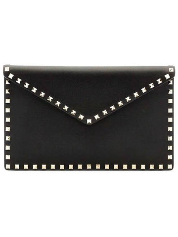 Envelope Rockstud Clutch Bag Black - VALENTINO - BALAAN.