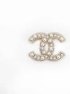 Classic CC Logo Pearl Crystal Brooch Gold - CHANEL - BALAAN 3