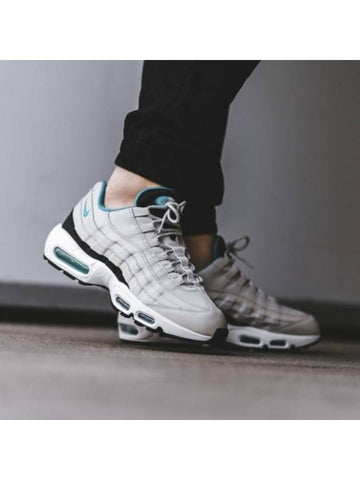 01-749766-027--Air Max 95 Essential-Emerald - NIKE - BALAAN 1