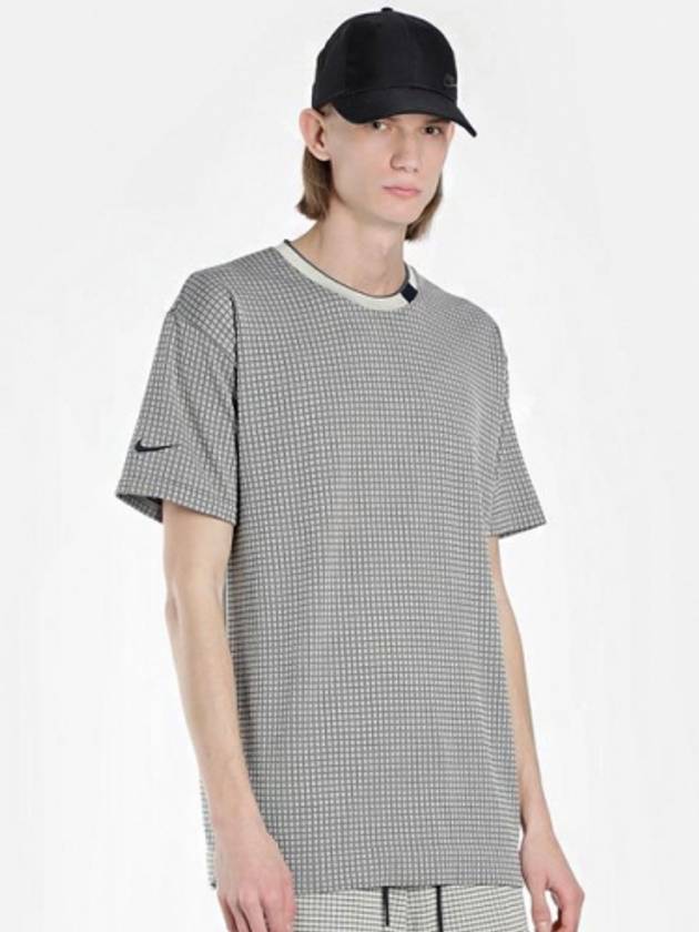 01AR1592238Tech Pack Knit Top TShirtLight Gray Grid - NIKE - BALAAN 1