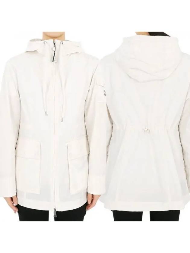 Women s LEANDRO Logo Patch Jacket White 1A00133 549P3 034 1063972 - MONCLER - BALAAN 1