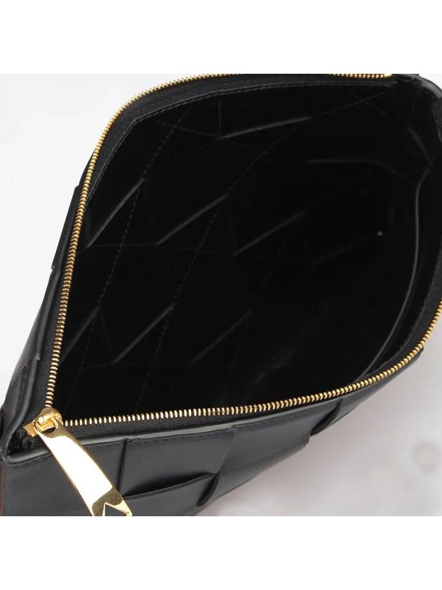 Cassette Intrecciato Medium Clutch Bag Black - BOTTEGA VENETA - BALAAN 4