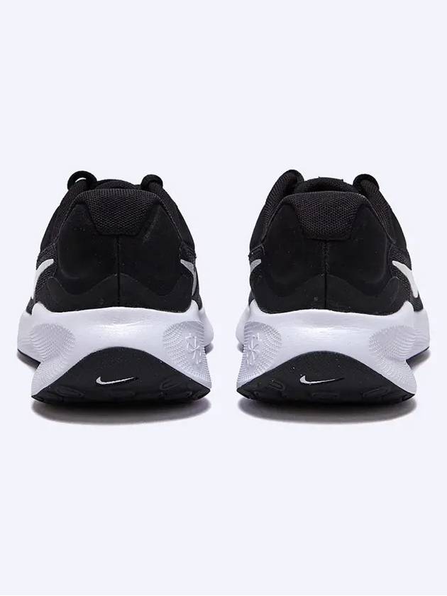 Revolution 7 Low Top Sneakers Black - NIKE - BALAAN 6