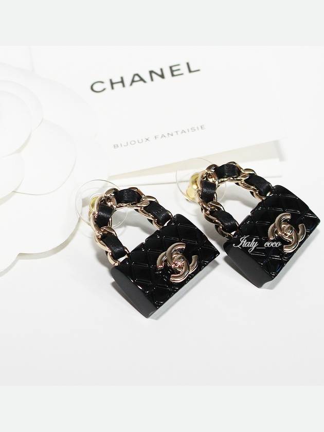 Metal Resin Quilted Turnlock Chain Bag Earrings Gold Black - CHANEL - BALAAN 5