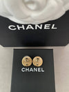 CC logo earrings twotone frame round earrings black white ABC997 - CHANEL - BALAAN 9