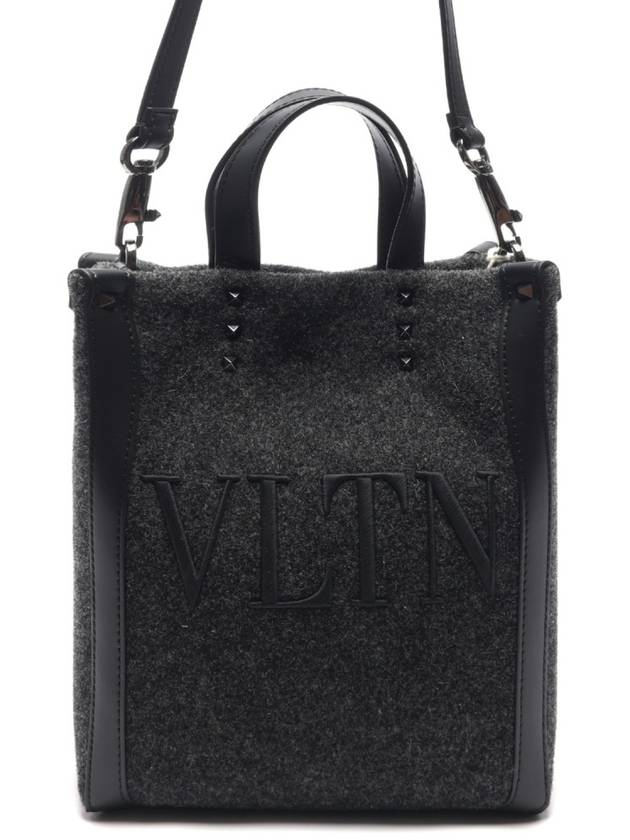 Rockstud VLTN Logo Tote Bag Black - VALENTINO - BALAAN 2