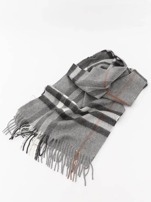 Giant Check Cashmere Scarf Grey - BURBERRY - BALAAN 2