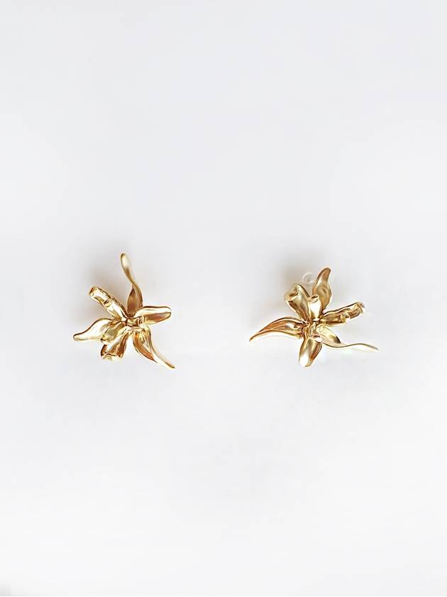 matte flower earrings gold - SOSOO - BALAAN 2