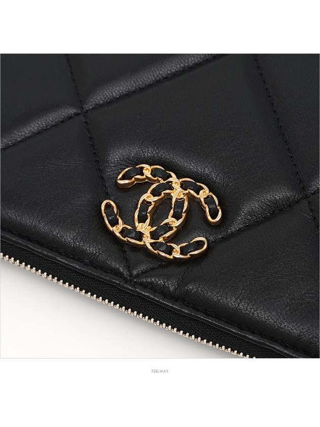 women pouch bag - CHANEL - BALAAN 6