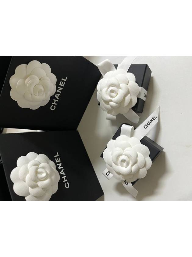 CC logo earrings - CHANEL - BALAAN 5