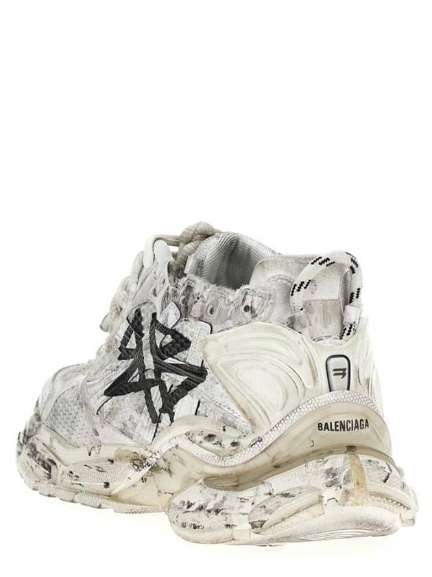 Runner Graffiti Low Top Sneakers White - BALENCIAGA - BALAAN 4