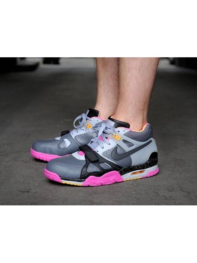 01682933001Surprise Release Limited EditionAir Trainer 3 Premium QSHorse Racing - NIKE - BALAAN 6