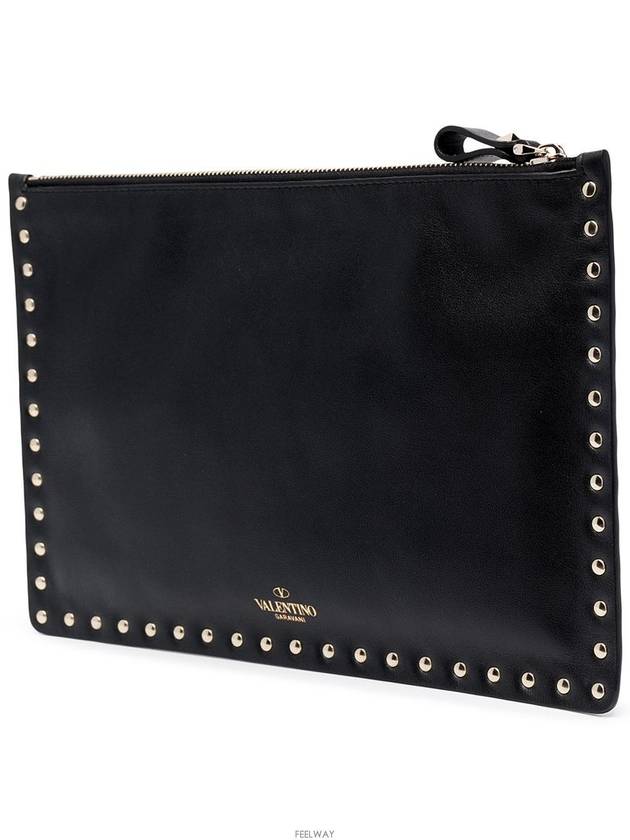 Rockstud Leather Clutch Bag Black - VALENTINO - BALAAN 3