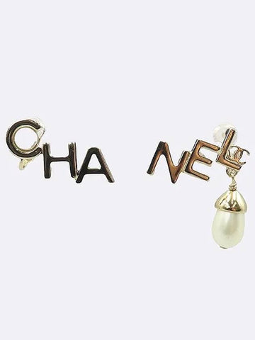 AB9508 Initial logo custom pearl embellished earrings - CHANEL - BALAAN 1