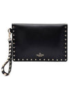 Rockstud Envelope Women's Clutch Bag Black - VALENTINO - BALAAN.