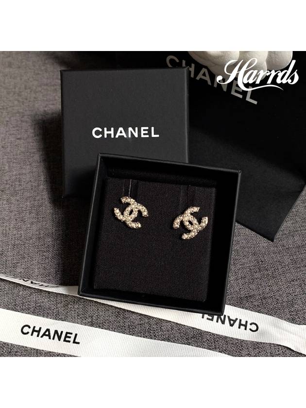 Women's CC Logo Pearl Pearl Earrings Gold - CHANEL - BALAAN 7