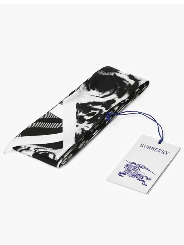 Reversible Print Silk Scarf Black - BURBERRY - BALAAN 4