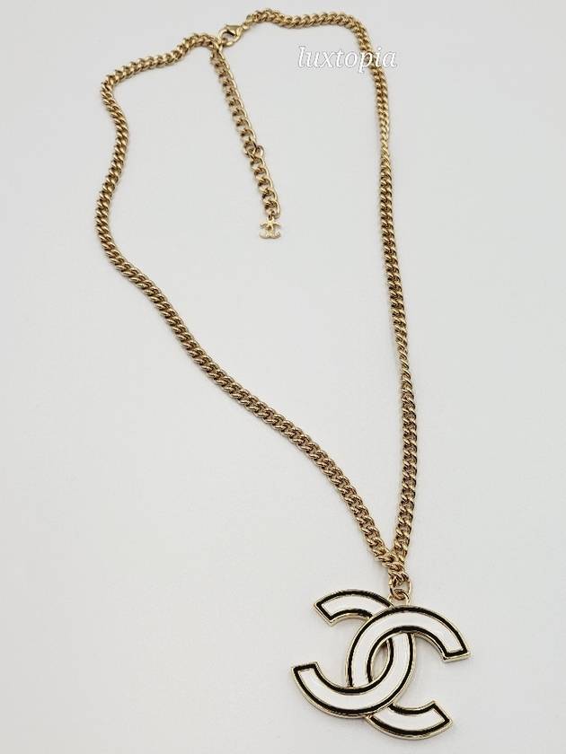 24C Women’s Necklace White Big CC Logo Long Chain ABC564 - CHANEL - BALAAN 1