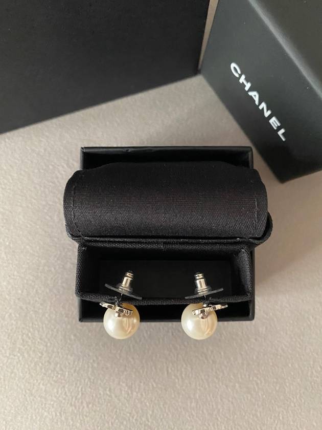 Metal Glass Strass Pearly White Earrings Silver - CHANEL - BALAAN 5